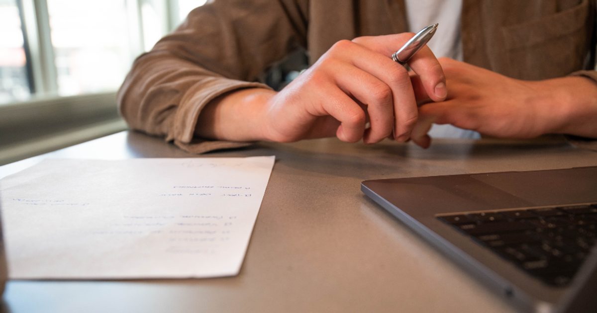 How to Track Competitor Prices Without Crossing the Line