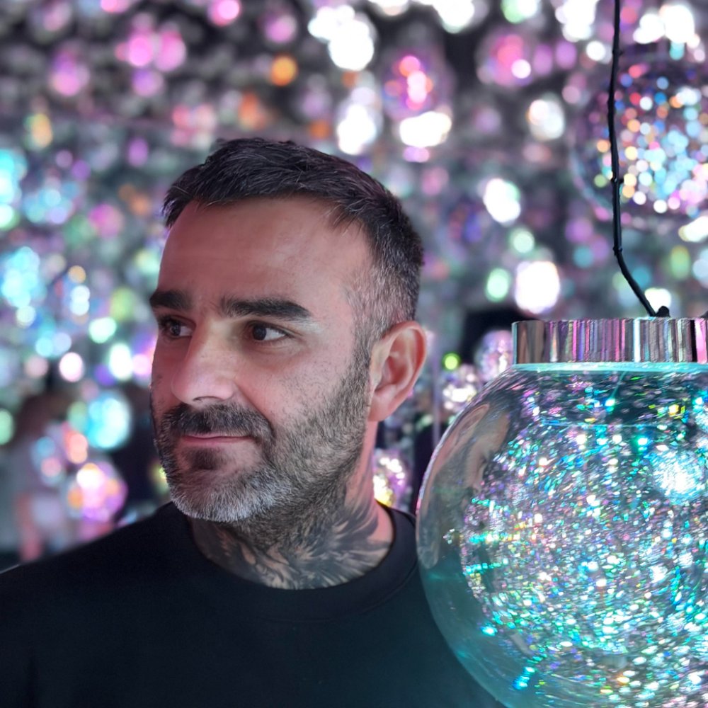 Portrait of Julien Jimenez, founder of PriceHawkly